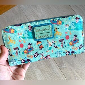 Disney loungefly wallet. NWT.